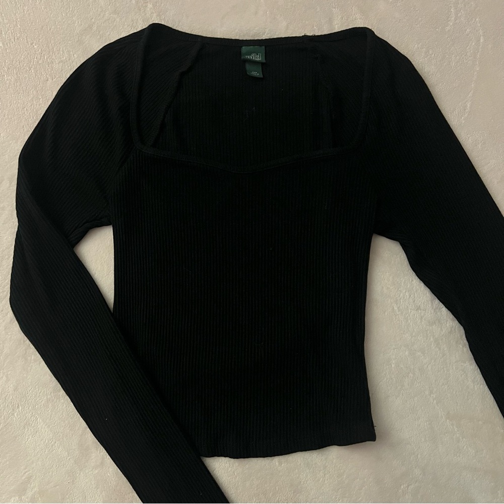 black heart neck long sleeve.